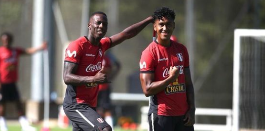 Renato Tapia y Advincula con Perú (Foto: Instagram).