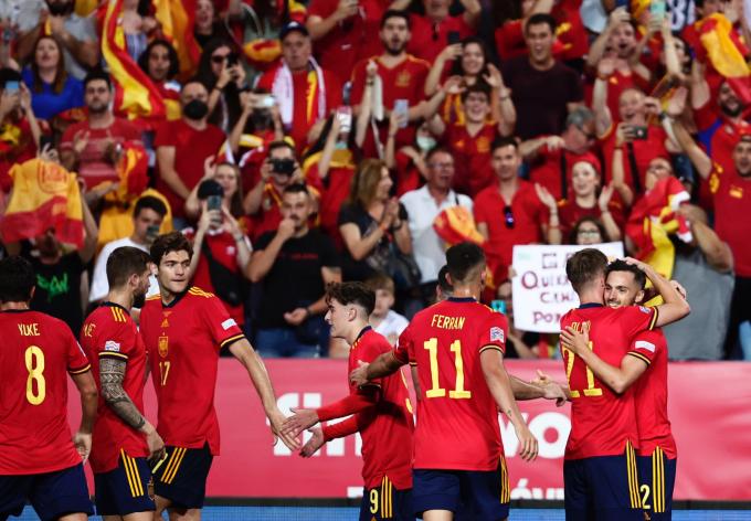 Pablo Sarabia celebra su gol en el España-República Checa (Foto: @Sefutbol).