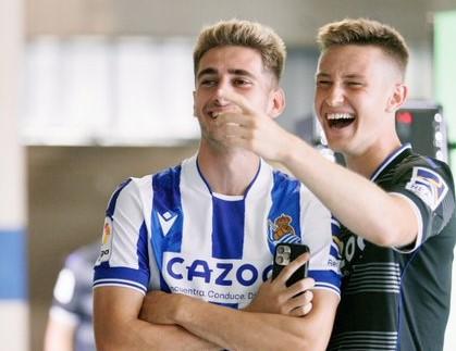 Robert Navarro y Benat Turrientes, en el Media Day (Foto: Real Sociedad).