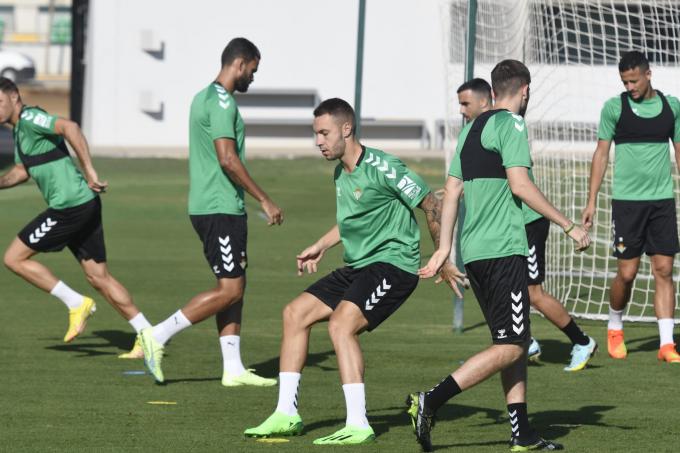 Loren, en un entrenamiento del Betis (Foto: Kiko Hurtado)