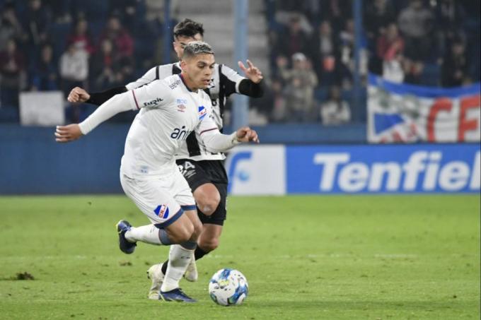 Ocampo, en el partido con Wanderers (Foto: El Observador).