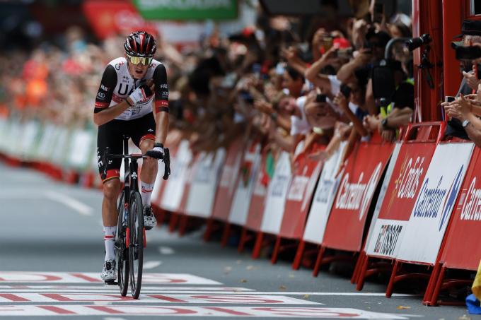 Marc Soler llega a la meta en la quinta etapa de La Vuelta (FOTO: EFE).