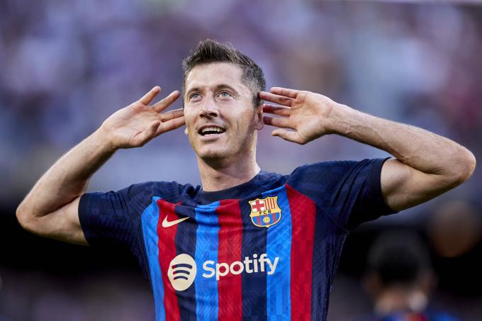 Robert Lewandowski celebra uno de sus goles en el Barcelona-Valladolid (Foto: Cordon Press).