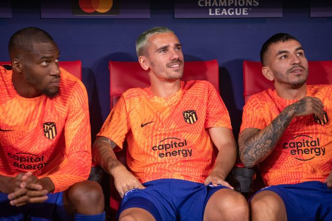 Kondogbia, Griezmann y Correa, en el banquillo del Atlético de Madrid (Foto: Cordon Press).