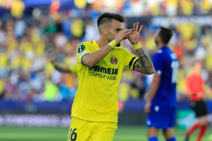 Álex Baena celebra su gol en el Villarreal-Lech Poznan (Foto: EFE).