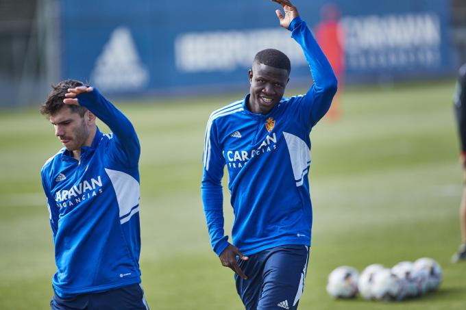 Gueye en un entrenamiento del Real Zaragoza