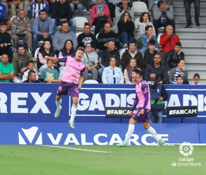 Iván Romero, celebrando su primer gol con el Tenerife (Foto: LaLiga).