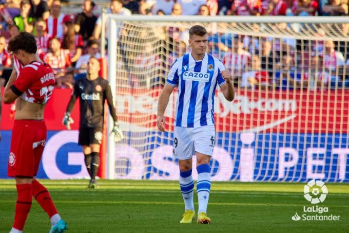Sorloth celebra su primer gol en Montilivi (Foto: LaLiga).