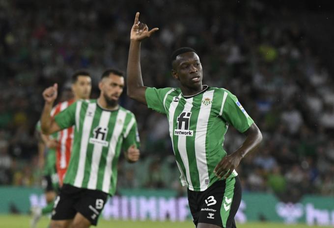 Luiz Henrique celebra un gol con el Betis (Foto: Kiko Hurtado).