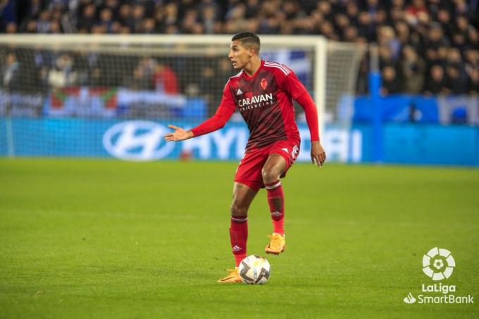 Gabi Fuentes, durante el Alavés-Zaragoza (Foto: LaLiga).