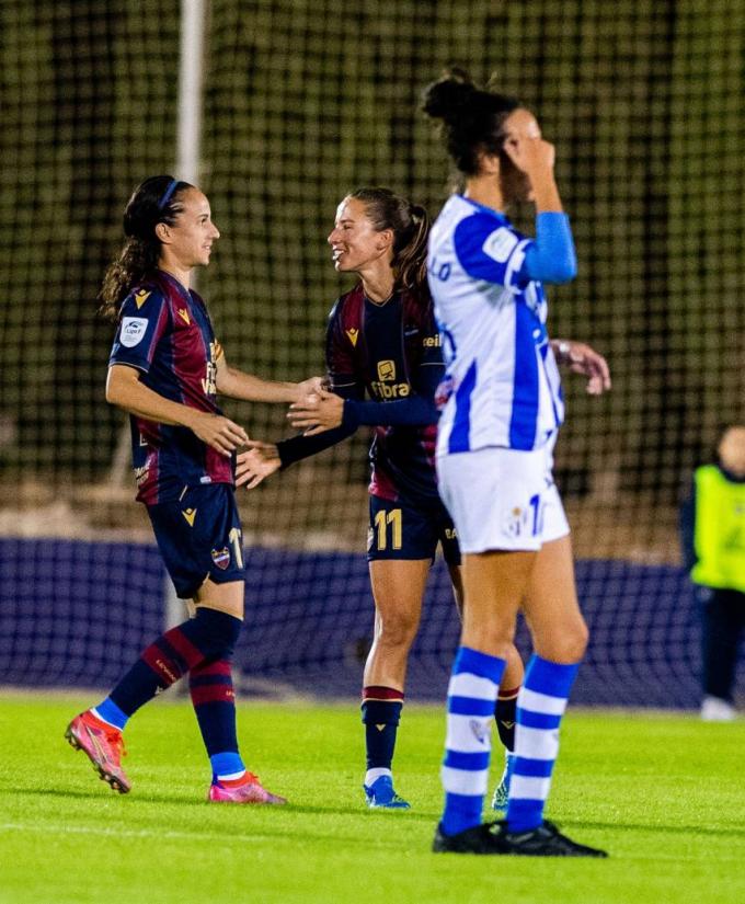 El Levante UD Femenino golea al Sporting de Huelva en el esperado retorno de Alharilla