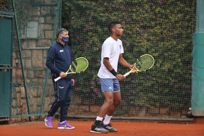 Toni Nadal y Felix Auger-Aliassime entrenando (Foto: Cordon Press).