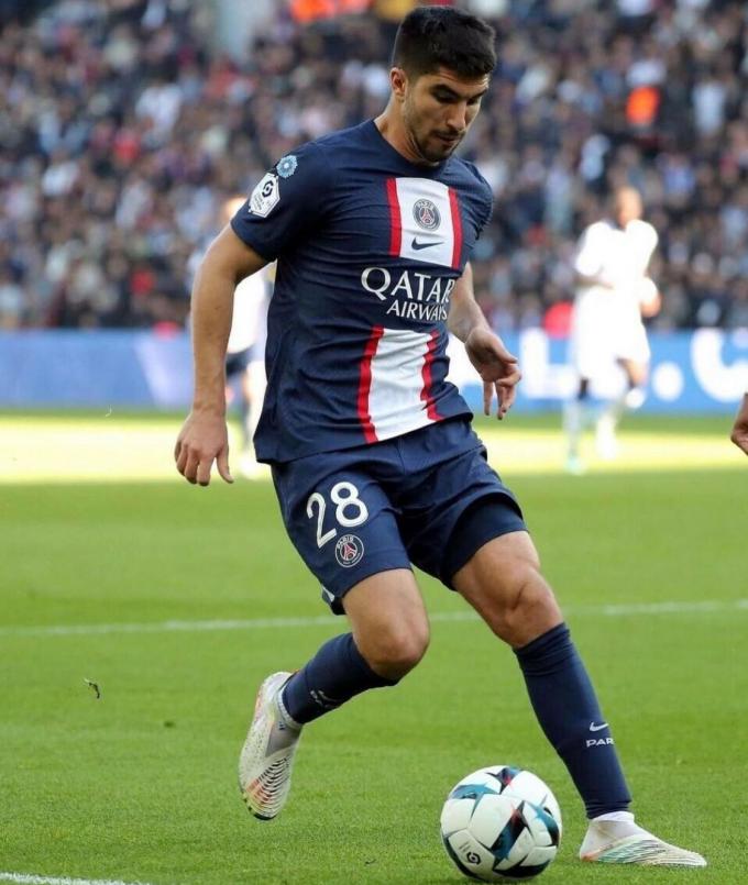 Carlos Soler marca y asiste ante al Auxerre (Foto: Instagram @carlossoler10).