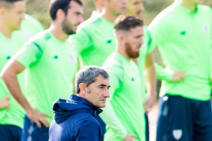 Ernesto Valverde, en un entrenamiento en Lezama (Foto: Athletic Club).