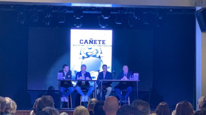 Presentación de la biografía de Cañizares.