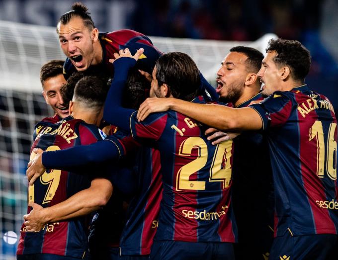 El Levante celebra el gol ante Lss Palmas.