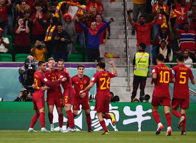 Los jugadores celebran un gol en el España-Costa Rica (Foto: @SeFutbol).