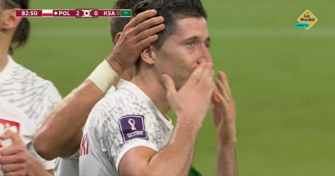 Robert Lewandowski llora tras su gol. (Foto: Gol Mundial)