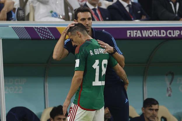 Guardado tuvo que pedir el cambio por lesión (Foto: EFE)