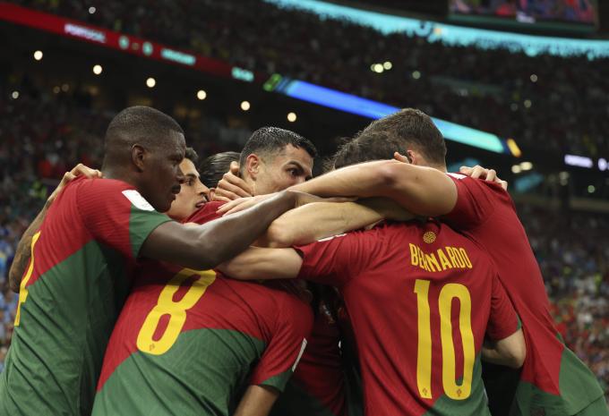 Los jugadores de Portugal celebran uno de los goles ante Uruguay (Foto: Cordon Press).