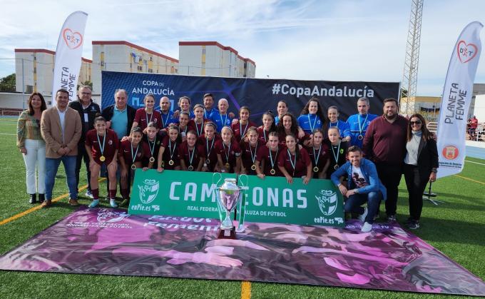 Una de los equipos sevillanos campeón de Andalucía de Fútbol Femenino