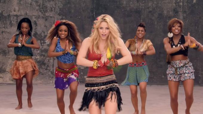 Shakira, en el vídeoclip de su canción 'Waka Waka'.