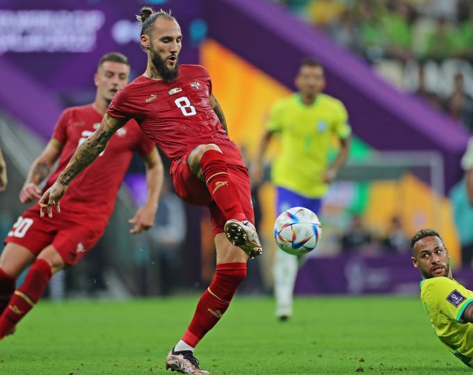 Gudelj, jugando ante Brasil en el Mundial de Qatar (Foto: Cordon Press).