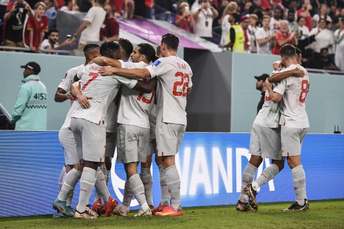 Los jugadores de Suiza celebran un gol ante Serbia (Foto: Cordon Press).