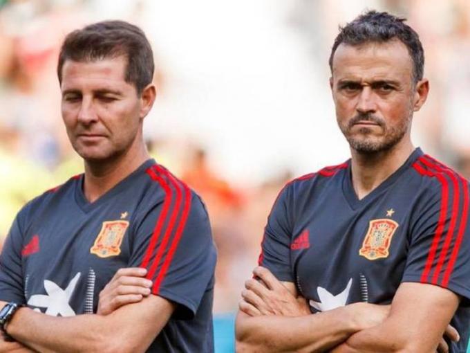 Jesús Casas, junto a Luis Enrique en la selección.