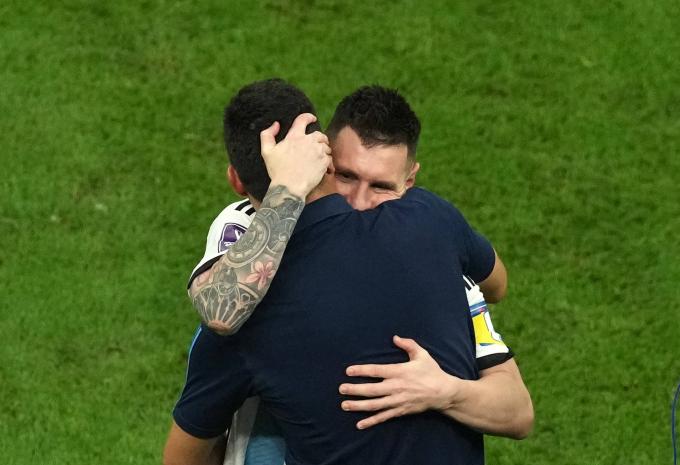 Scaloni y Messi se abrazan (Foto: Cordon Press).