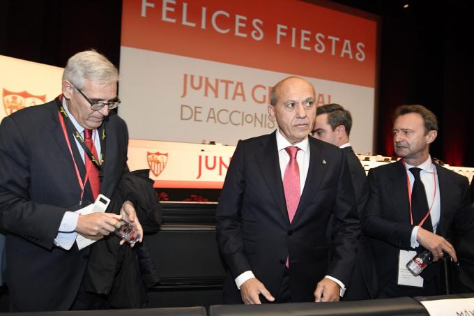 Llegada de Del Nido a la Junta de Accionistas del Sevilla 2022 (Foto: Kiko Hurtado).