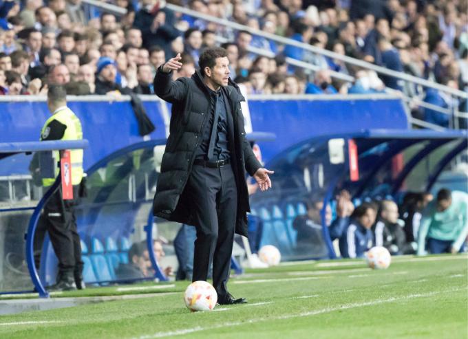 Simeone, durante el Oviedo-Atlético de Madrid (Foto: Cordon Press).