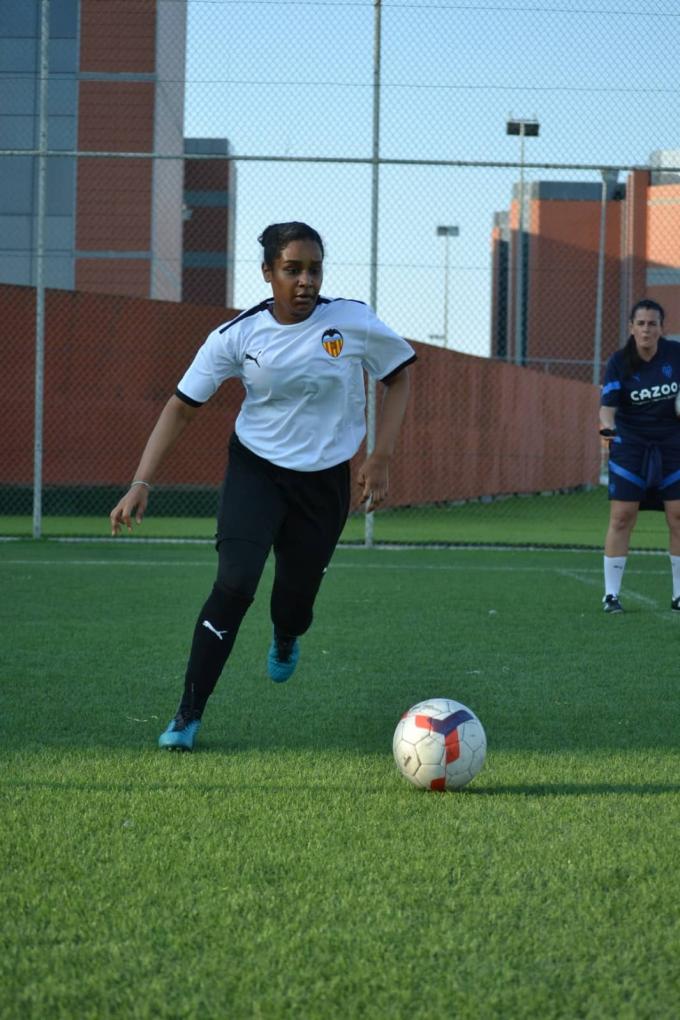 Cerca de 40 jugadoras participan en Campus del Valencia en Arabia Saudí