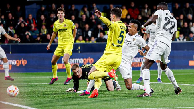 Éder Militao dispara a gol en el Villarreal-Real Madrid (Foto: RMCF).