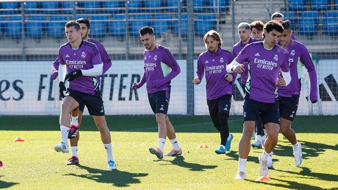 Vallejo, Modric, Ceballos y Kroos, durante el entrenamiento del Real Madrid (Foto: RMCF).