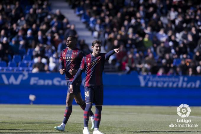 Campaña celebra su gol en el Leganés-Levante (Foto: LaLiga).