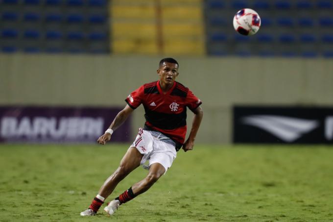 Wesley Vinícius, en un partido con el Flamengo.