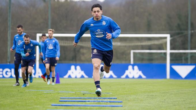 Kike Saverio en un entrenamiento con el Deportivo (Foto: RCD)