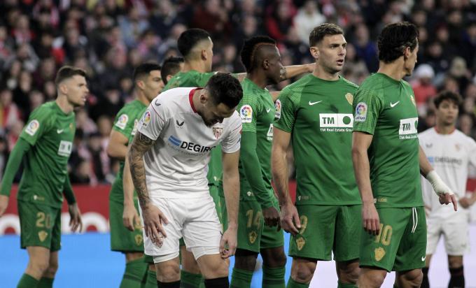 Imagen del partido entre el Sevilla y el Elche (Foto: Cordon Press).