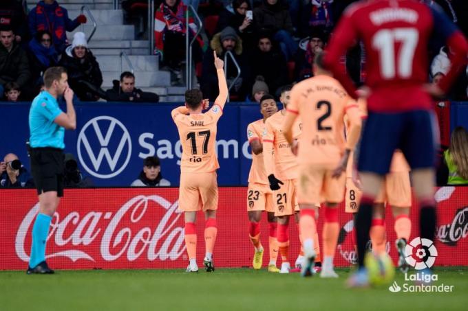 Saúl celebra su gol ante Osasuna (Foto: LaLiga).