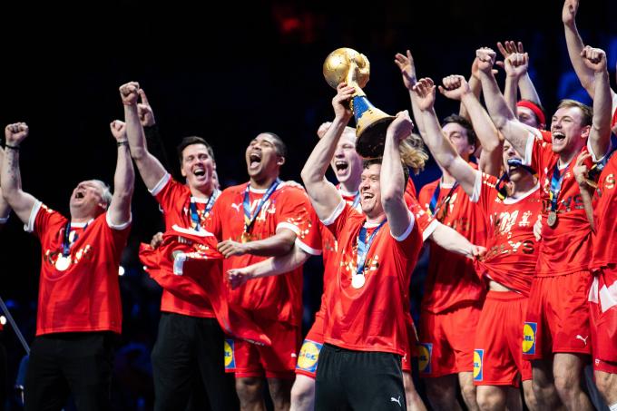 Dinamarca alza el campeonato del mundo (Foto: Cordon Press).