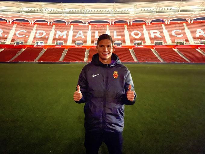 Daniel Luna, presentado con el Mallorca (Foto: RCDM).