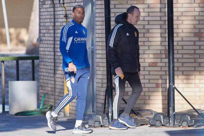 Quinteros, baja en el entrenamiento del Real Zaragoza (Foto: Daniel Marzo).