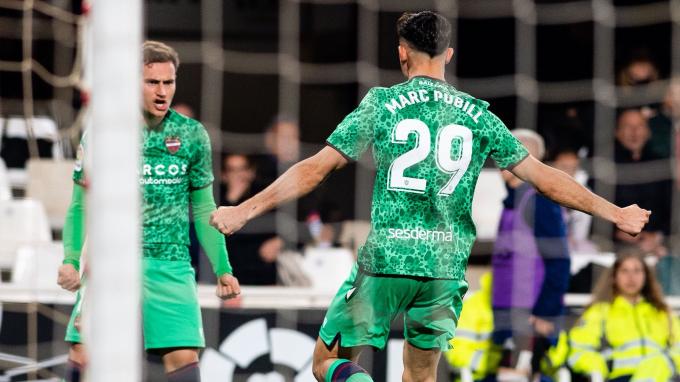 Pubill celebra su gol en el Cartagena - Levante (Foto: Levante UD).