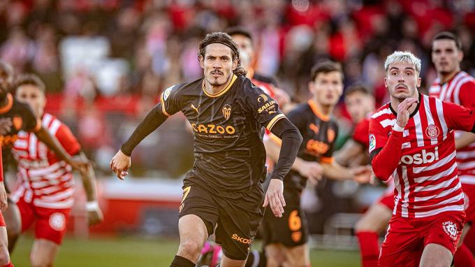 Edinson Cavani en el Girona CF-Valencia CF (Foto: VCF)