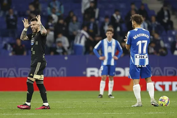 Carles Pérez celebra su gol (Foto: EFE).