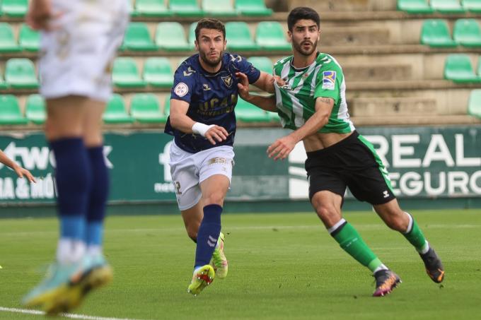 Visus, ante el UCAM (Foto: RBB)