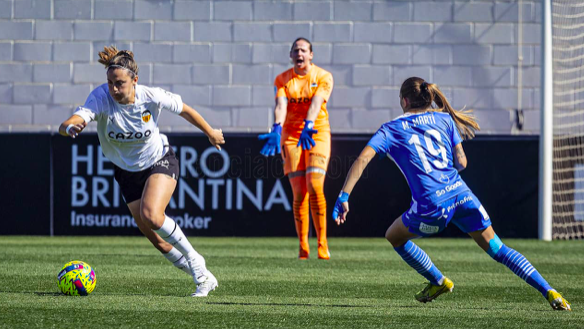 El VCF Femenino cae ante el colista (Foto: Valencia CF).