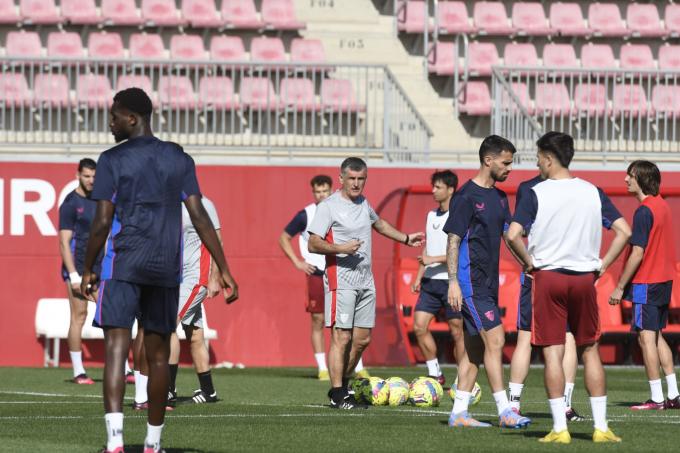 Mendilibar, en el entrenamiento de este miércoles (Foto: Kiko Hurtado).