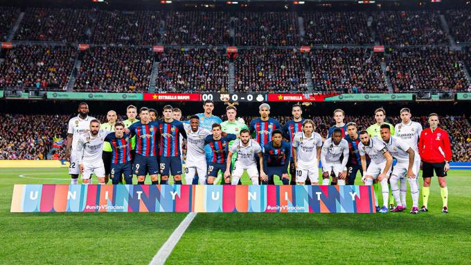 El Barça y el Real Madrid posan juntos por el racismo.